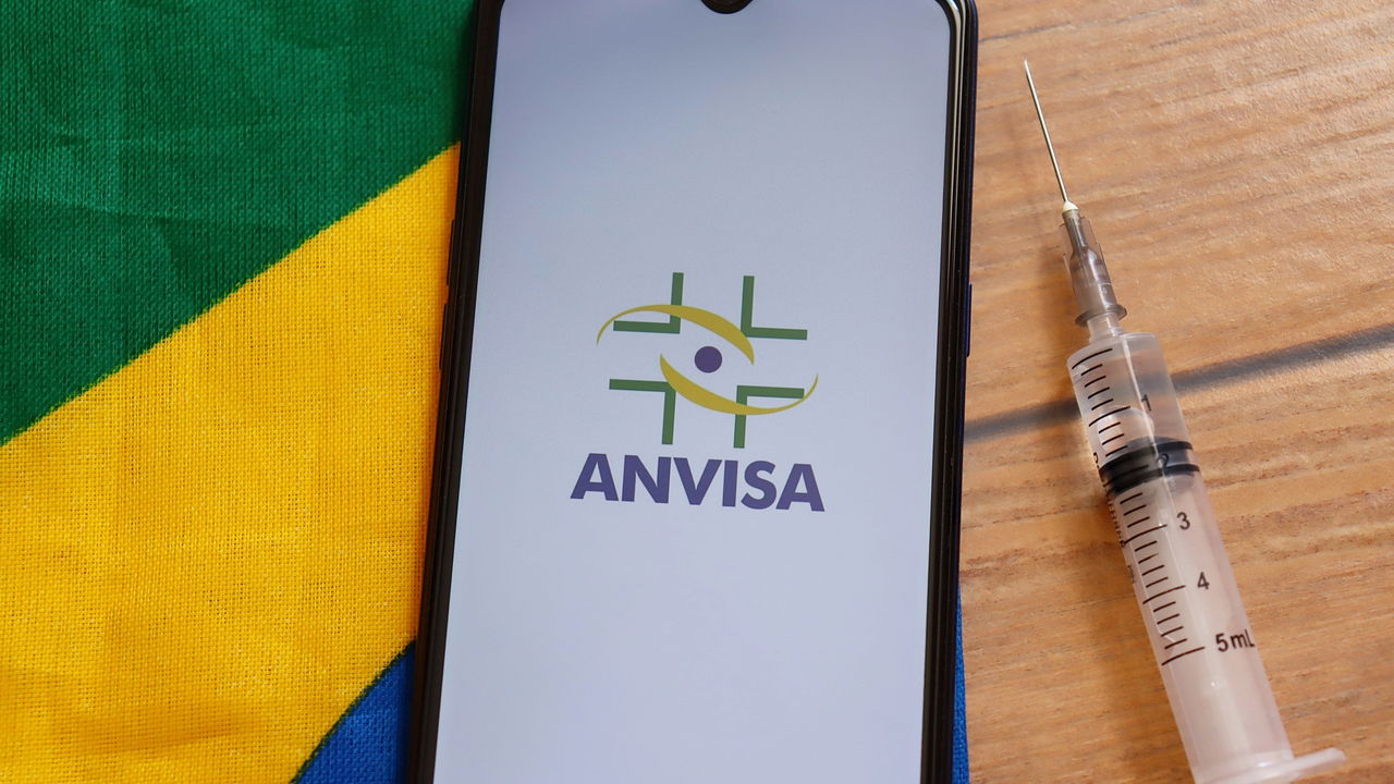 Anvisa volta a proibir creme dental da Colgate