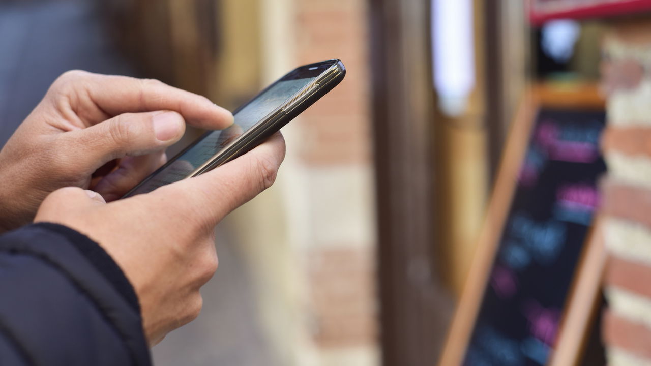 Dicas práticas de como proteger aplicativos bancários no celular