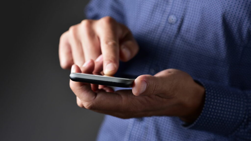 Dicas práticas de como proteger aplicativos bancários no celular