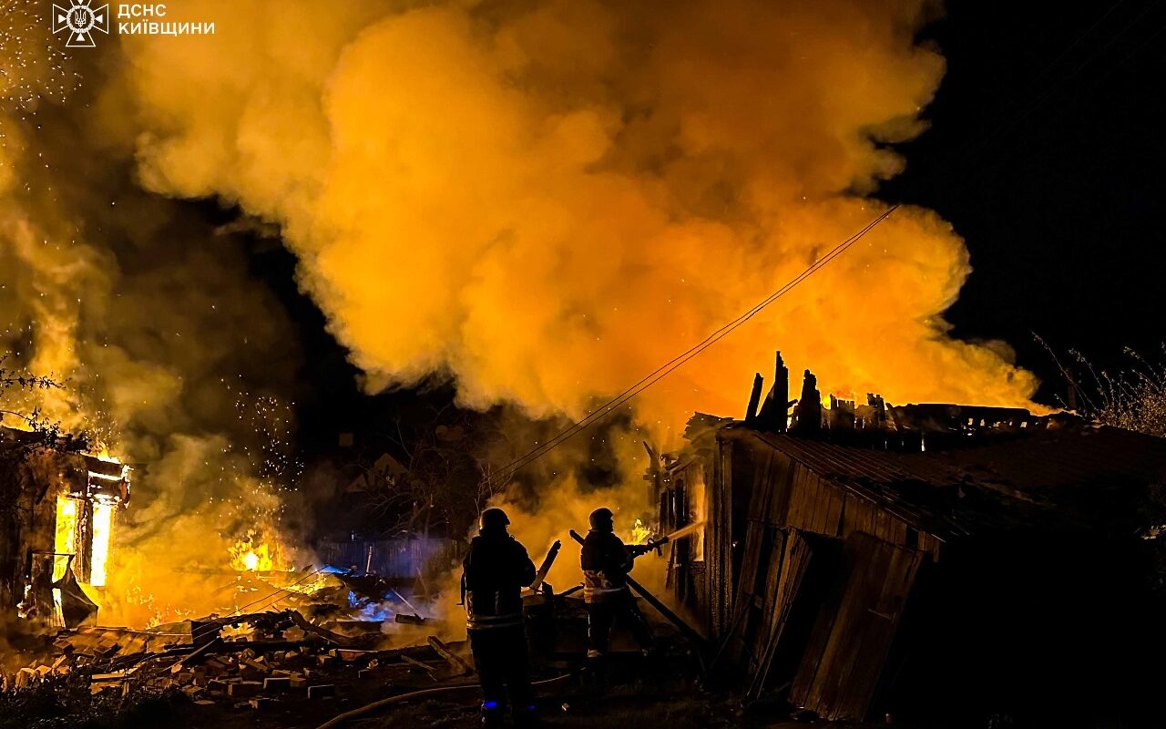 Zelensky cobra “pressão contínua” para forçar Putin a parar ataques