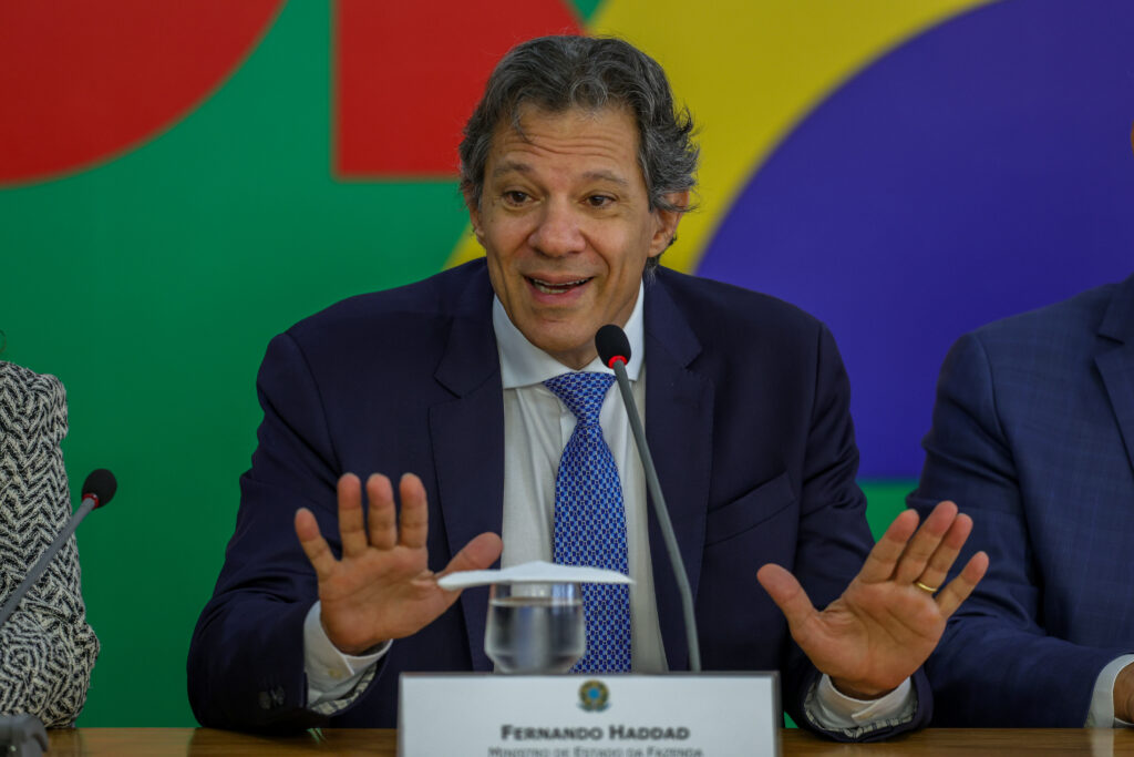 Oposição pede convocação de Haddad para explicar prazos a produtores rurais
