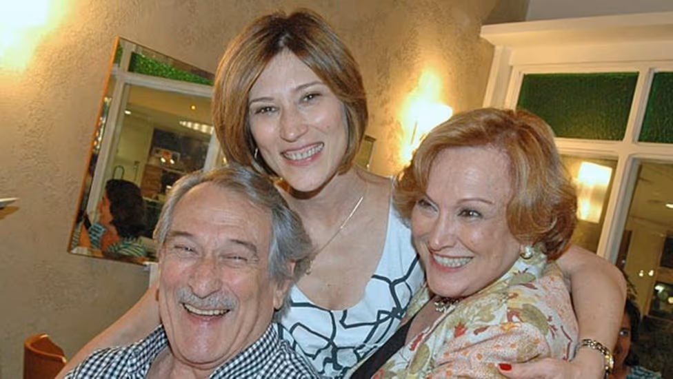 Beth Goulart celebra legado de seus pais