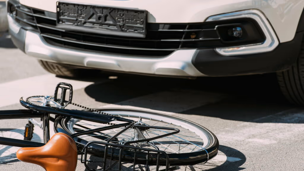 Esses cuidados ao transportar bicicletas no carro evitam multas