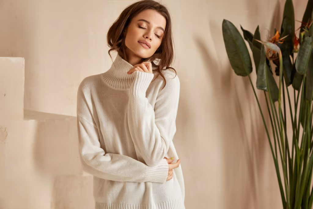 4 tipos de blusas para compor looks no inverno