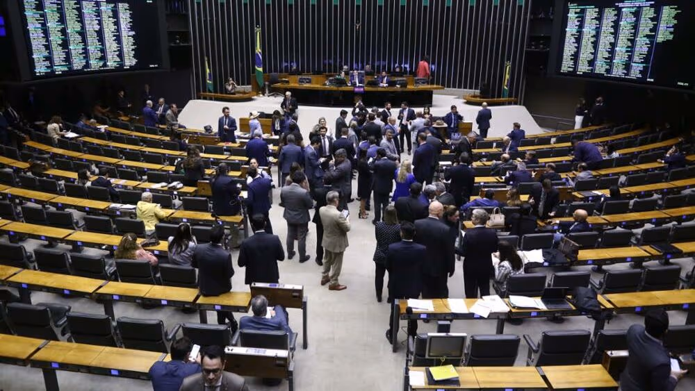 Câmara aprova projeto para elevar número de deputados a 531