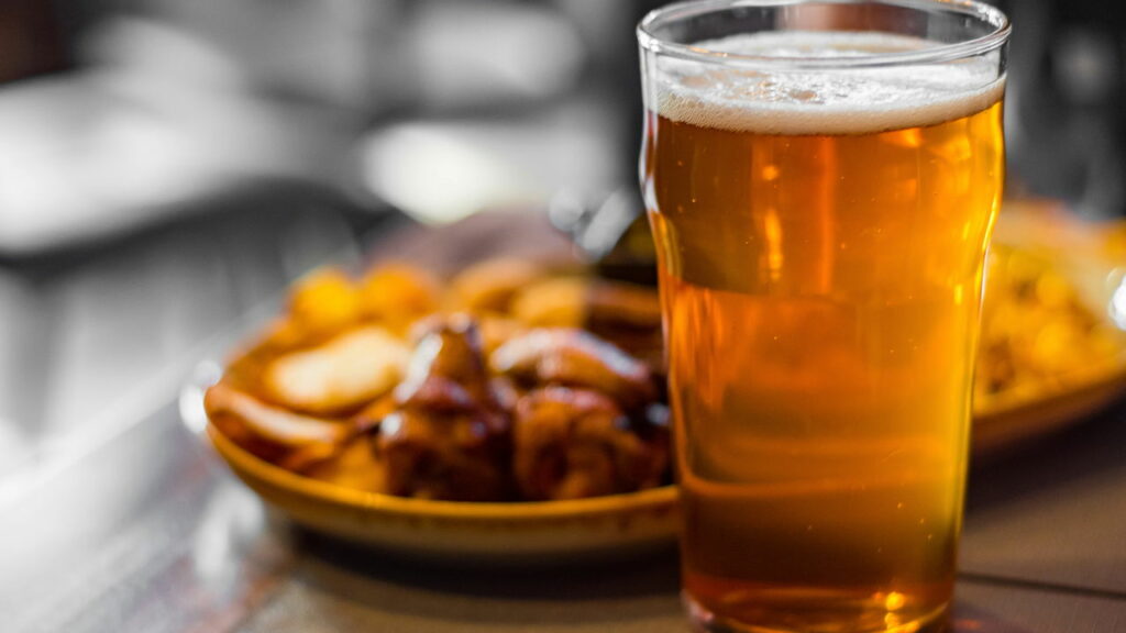 As carnes que mais combinam com cervejas artesanais no churrasco