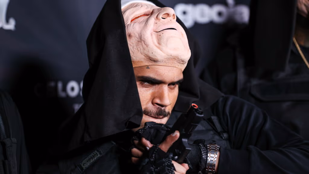 Implicações da prisão do cantor Chris Brown na Inglaterra