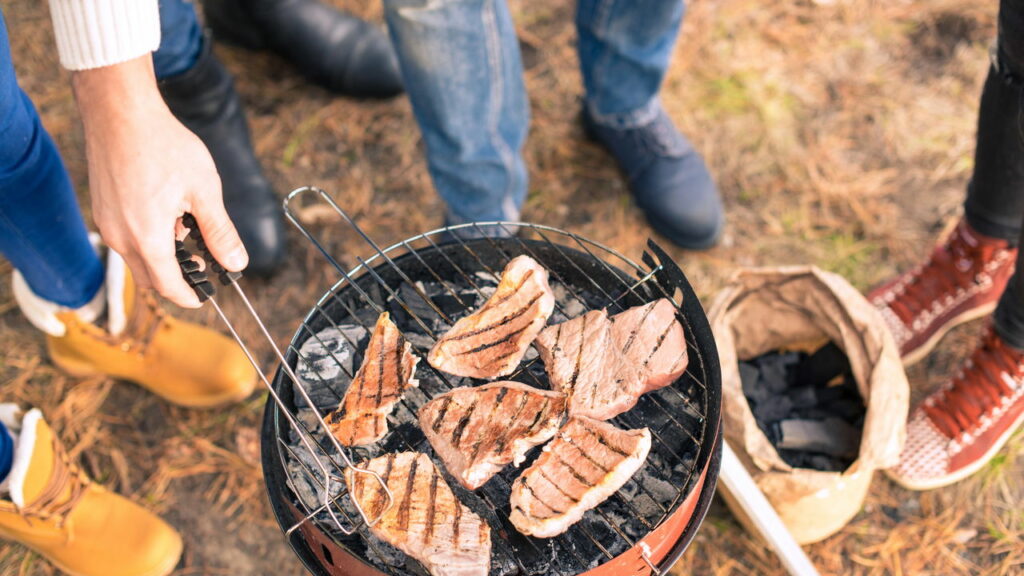 Essas técnicas vão mudar a forma como você faz churrasco no carvão
