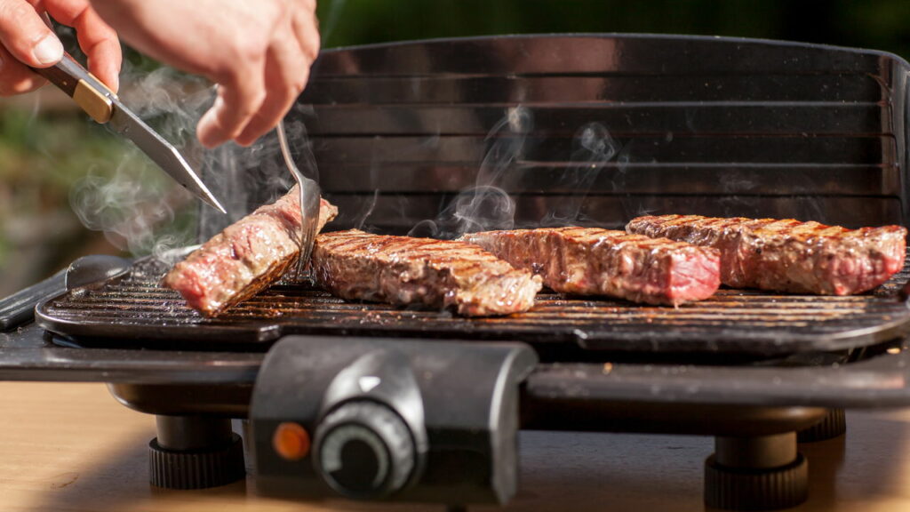 Como fazer um bom churrasco usando apenas grill elétrico