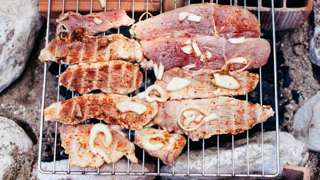 Churrasco durante o inverno? Veja o que muda no preparo