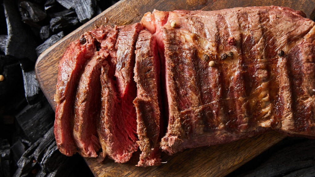 Erros no corte da carne que afetam o sabor na hora da grelha
