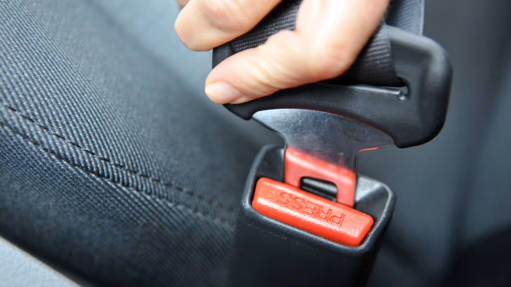 Você pode levar multa se esquecer esses itens de segurança no carro