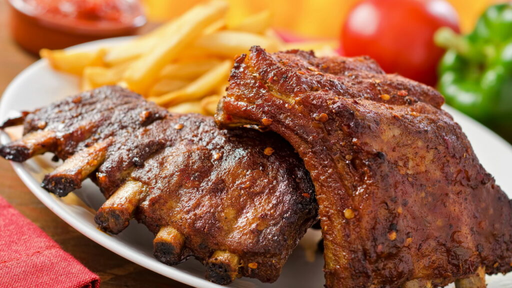 Como fazer costelinha suína no bafo com poucos ingredientes