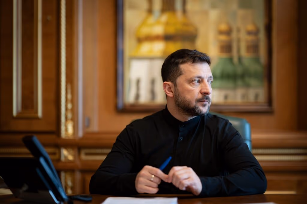 Rússia reúne 50 mil soldados na fronteira com a Ucrânia, diz Zelensky