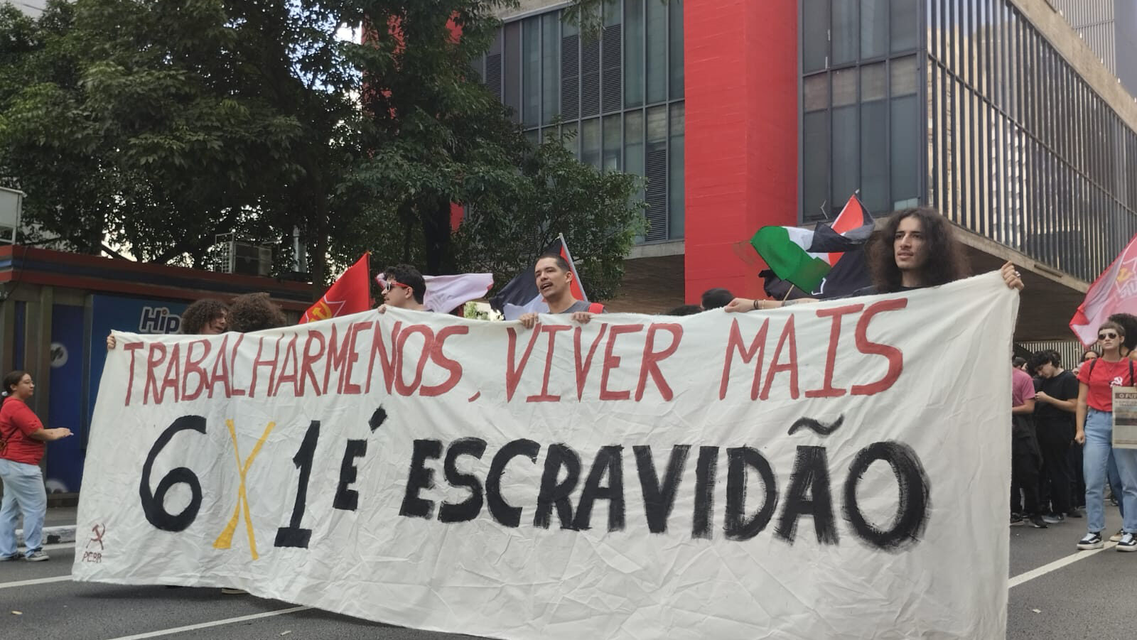 Lady Gaga contra o fim da escala 6×1