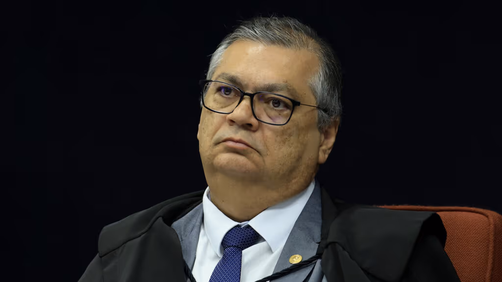 Dino vota para referendar decisão de Moraes contra Bolsonaro
