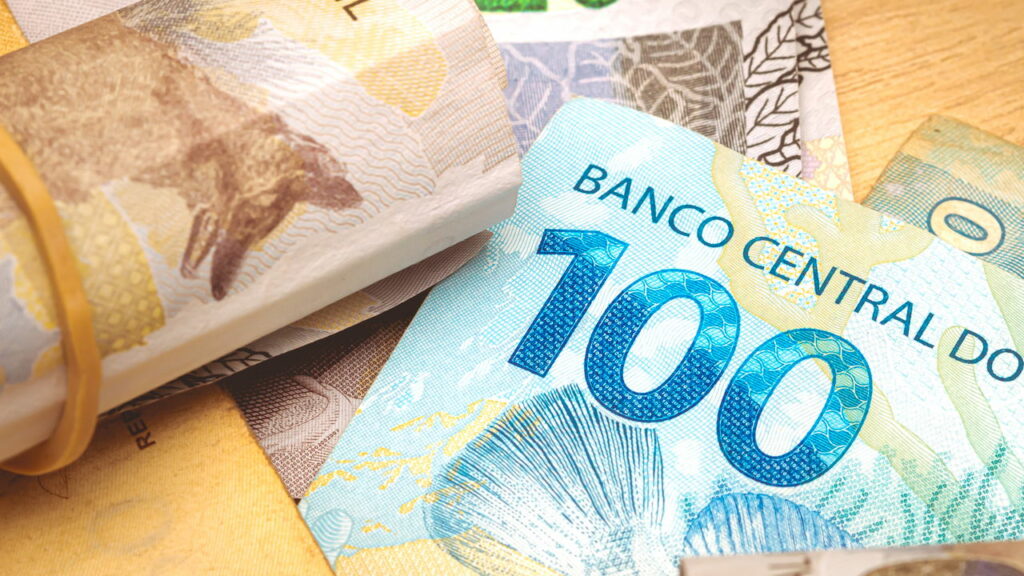 Brasileiros ainda têm dinheiro esquecido para receber, veja como resgatar