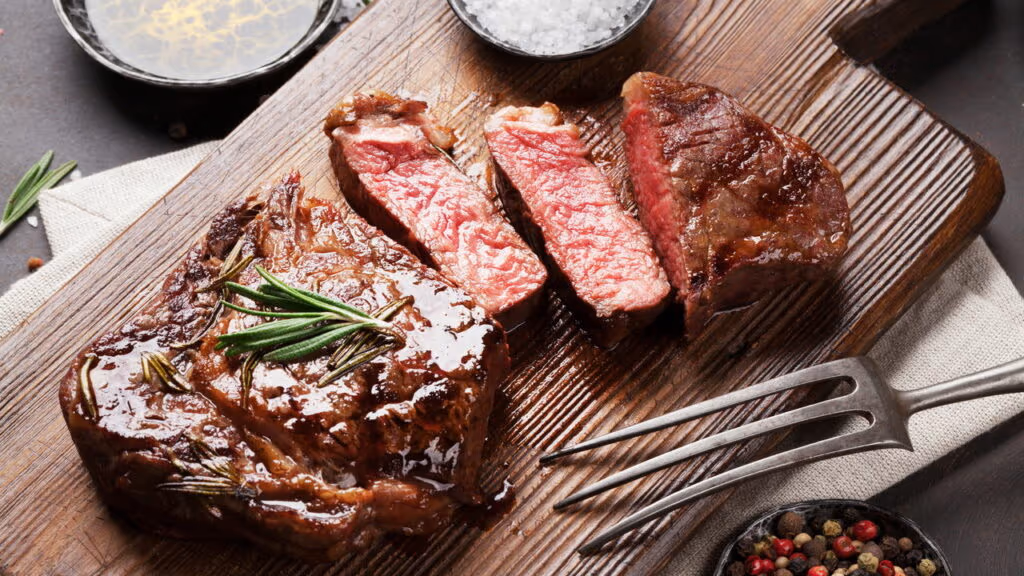 Ervas frescas que combinam com cada tipo de carne no churrasco