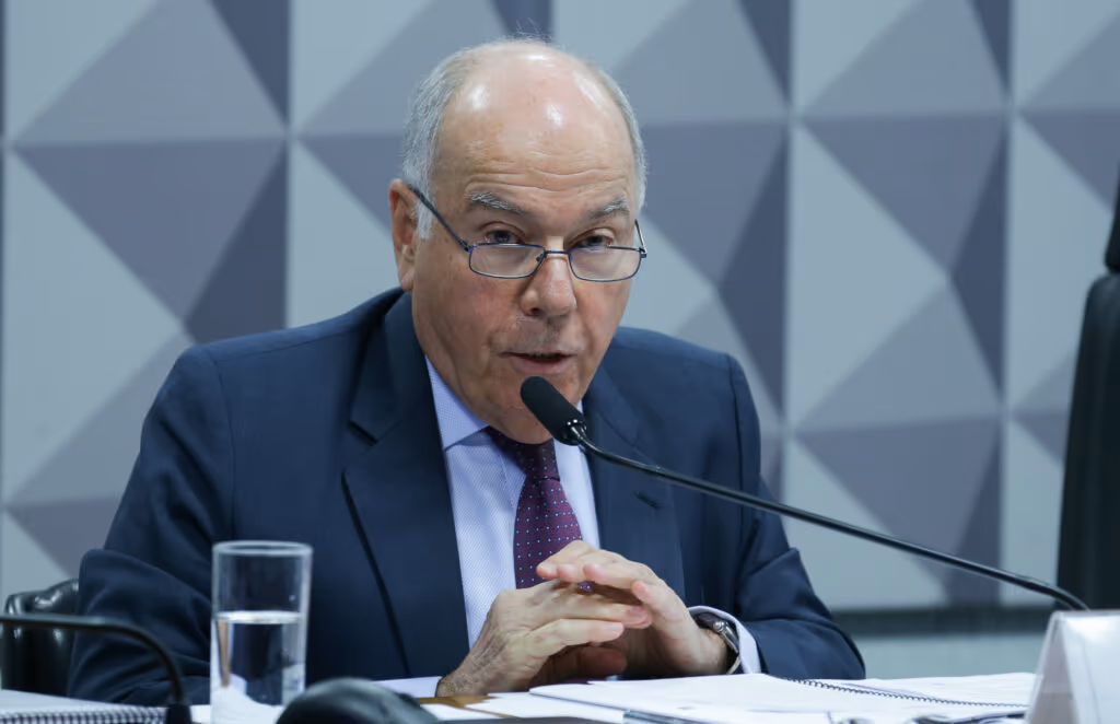 Vieira exalta papel na “defesa da soberania” contra “ultrajante conluio”