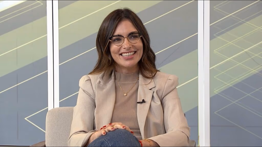 Ratinho demite jornalista que festejou aniversário com vela inusitada