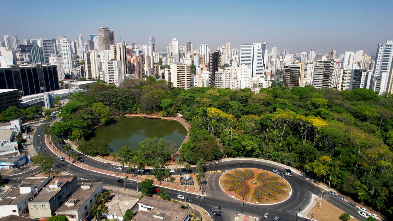 A cidade que mostra como modernidade e áreas verdes podem andar juntas
