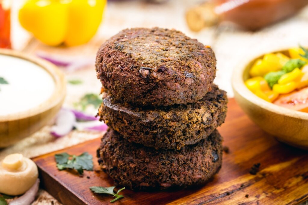 3 receitas de hambúrguer vegetariano para fazer em casa 