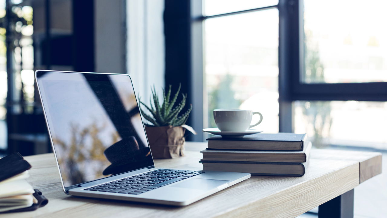 Profissões home-office que pagam mais de R$ 7 mil logo no começo da carreira