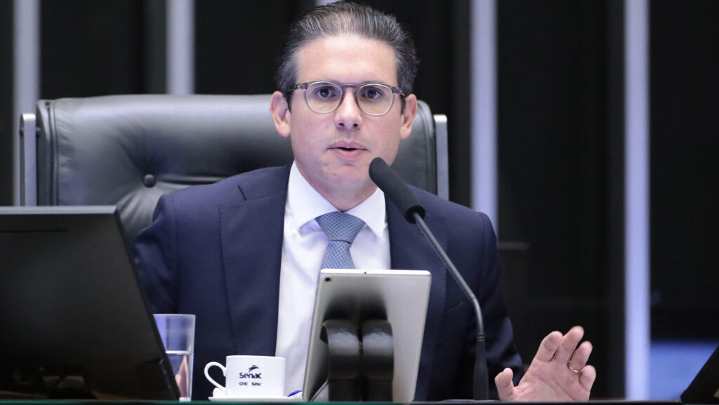 “País está cansado de aumento de impostos”, diz Motta