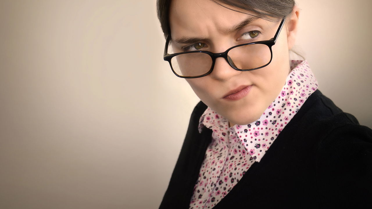 Como identificar uma pessoa invejosa em 5 minutos segundo a psicologia