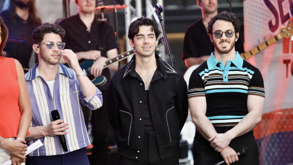Jonas Brothers anunciam novo álbum e turnê