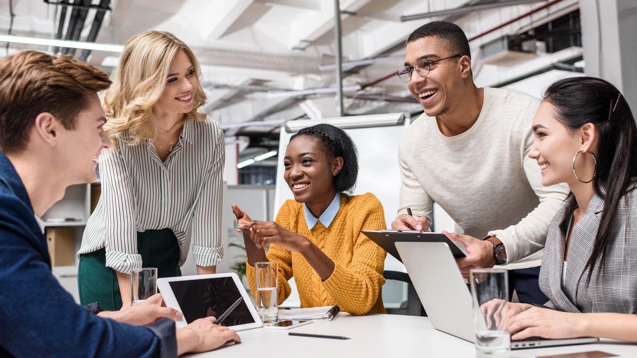 Os caminhos profissionais que estão bombando entre os jovens brasileiros
