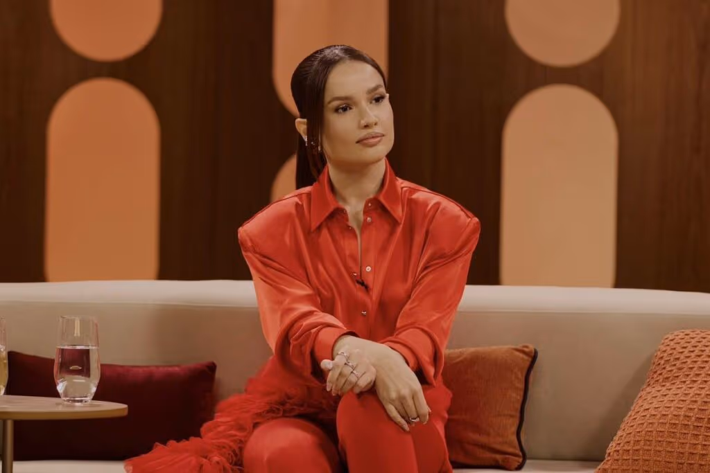 Juliette se emociona ao ganhar programa na Globo