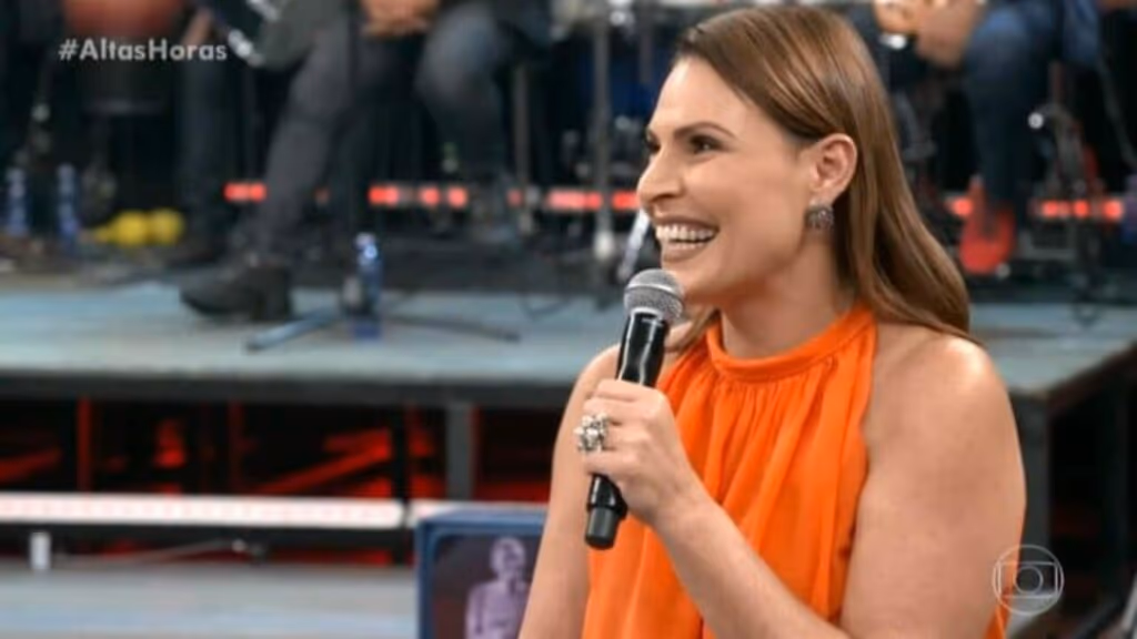Laura Muller larga isolamento e volta ao Altas Horas