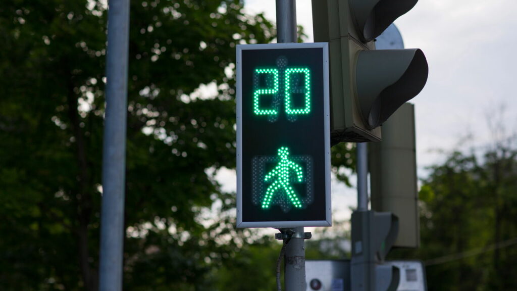 Essas mudanças nas leis de trânsito afetam diretamente motoristas iniciantes
