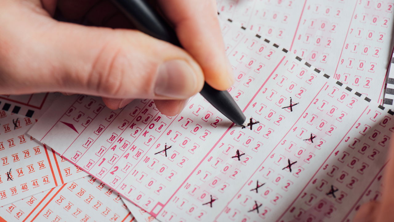 3 pessoas ganham 72 mil reais cada na Mega-Sena, saiba onde foi