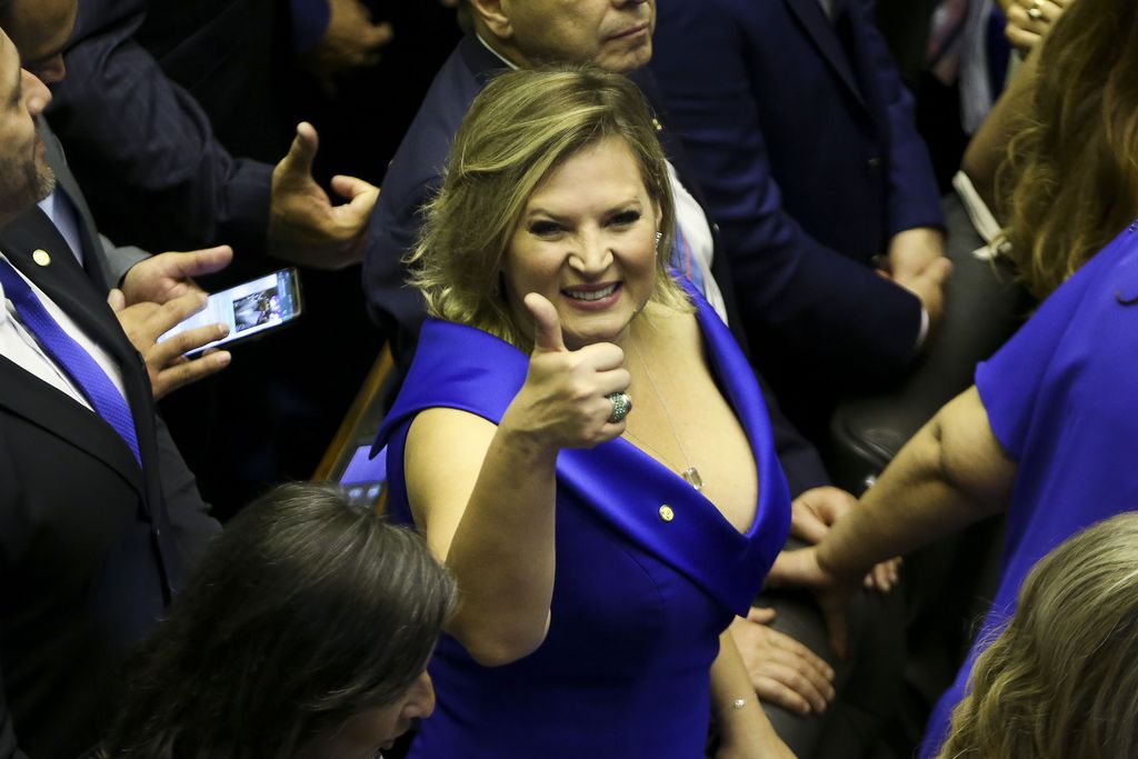 Crusoé: Joice já disse para Eduardo Bolsonaro: “Ponha-se no seu lugar”