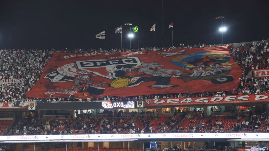 Acidente no Morumbis deixa torcedor na UTI