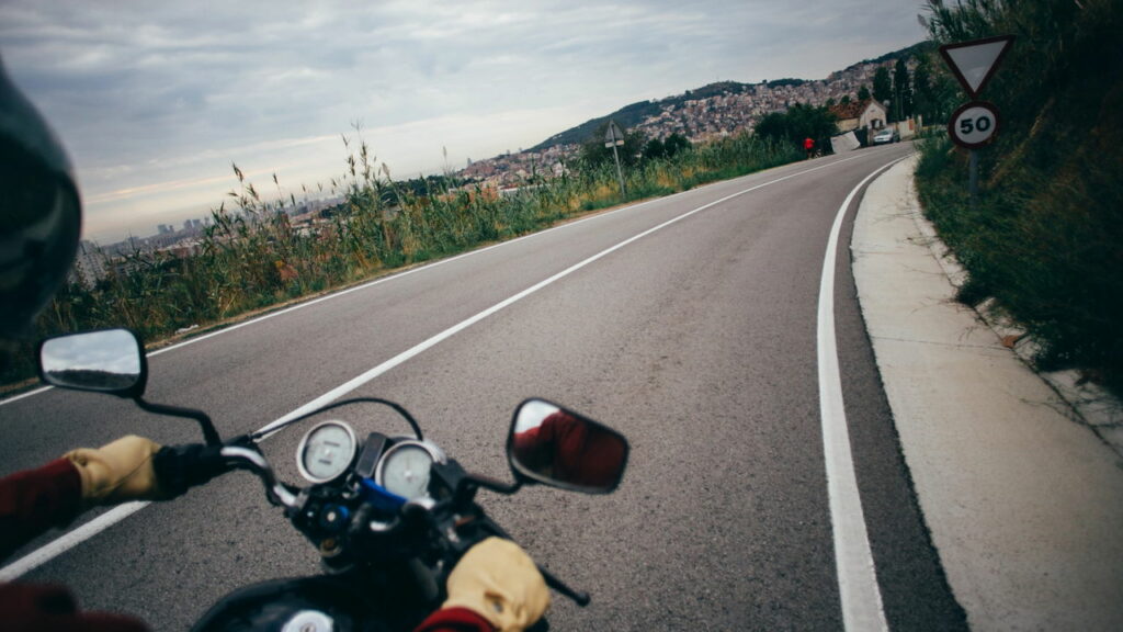 As infrações mais cometidas por motociclistas — e o que elas causam