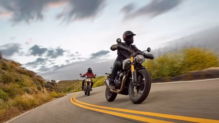 Modelo nostálgico da Triumph desembarca em 2025 e empolga brasileiros