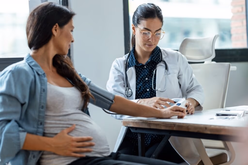 Veja os impactos da gravidez na saúde do coração da mulher