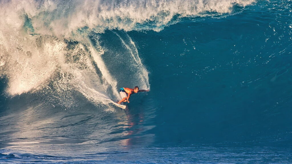 Onda gigante é descoberta no oceano, veja detalhes