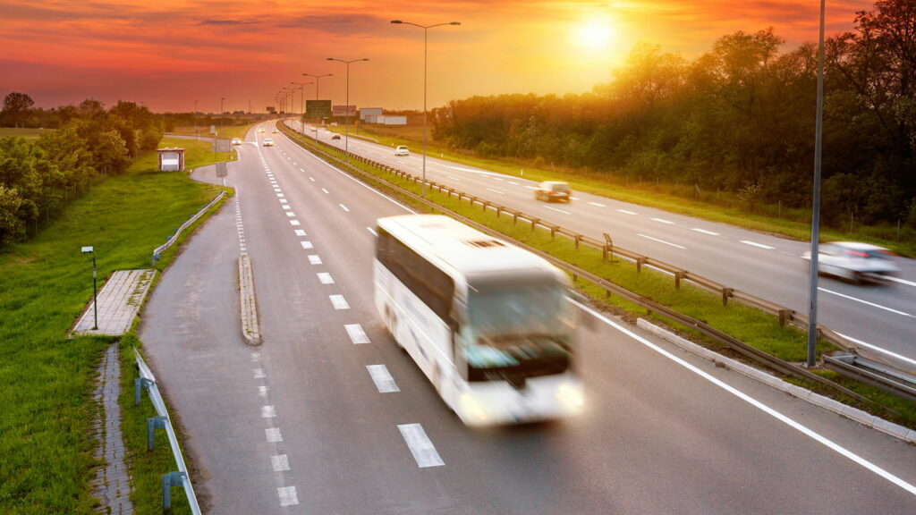 A forma mais eficaz de controlar o trânsito nas cidades está nas faixas de ônibus