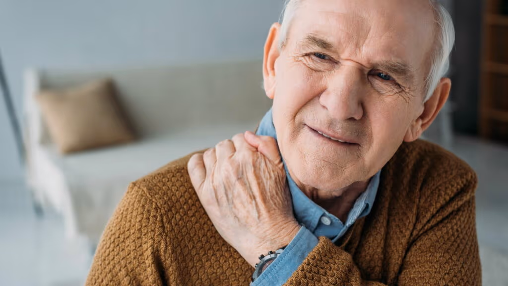 Cinco hábitos que previnem a osteoporose antes dos 50 e fortalecem os ossos