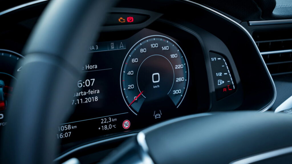 Essa luz no painel do seu carro pode acender mesmo sem problemas
