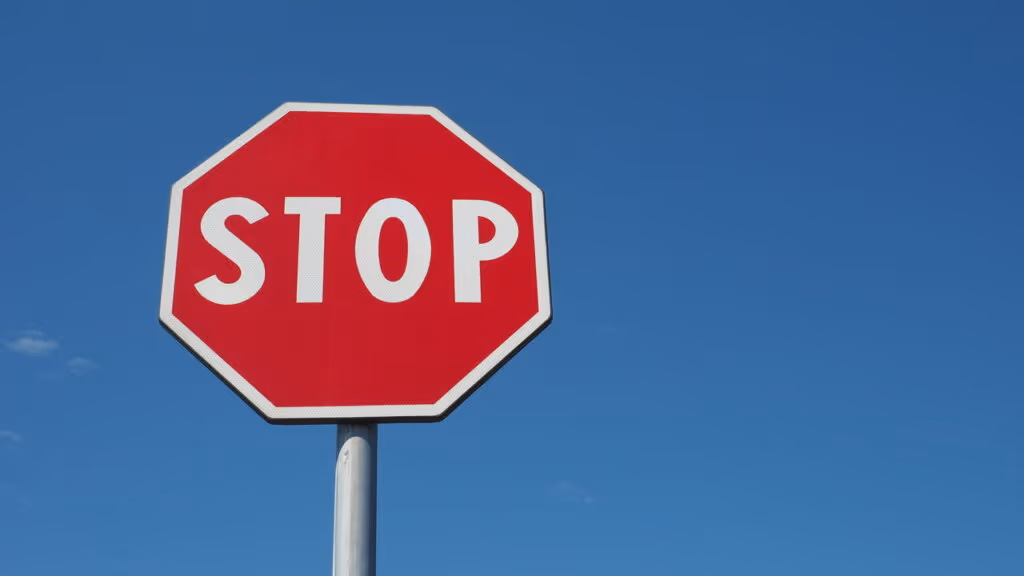 7 placas de trânsito com significados que você nunca imaginou