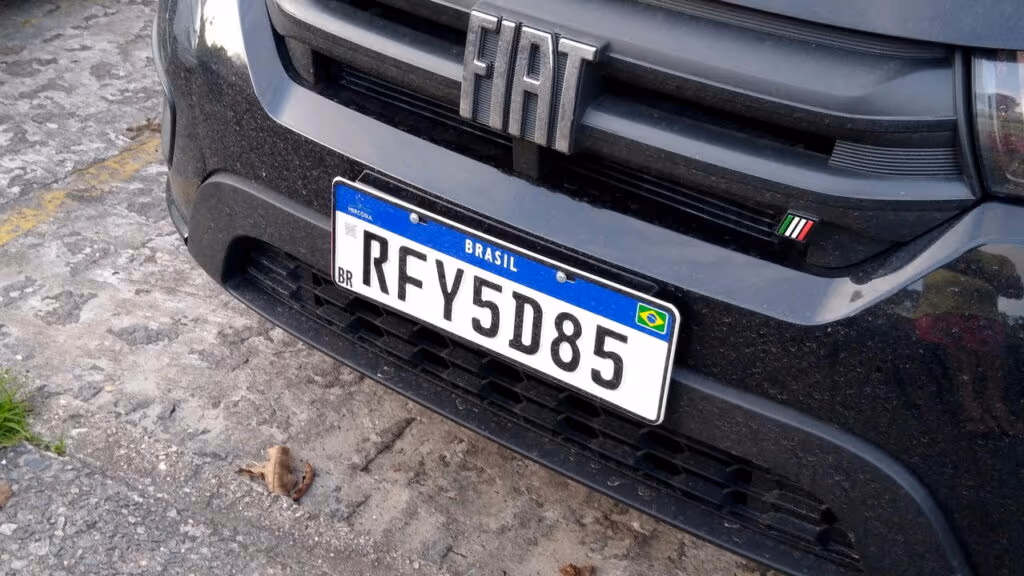 O que fazer se a placa do carro cair ou for roubada