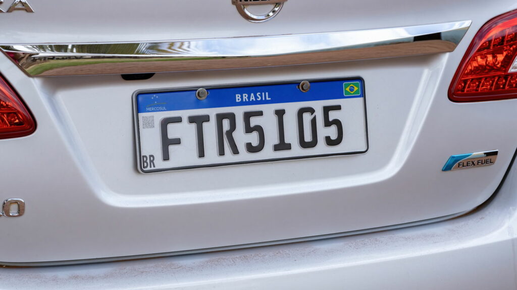 O que fazer se a placa do carro cair ou for roubada