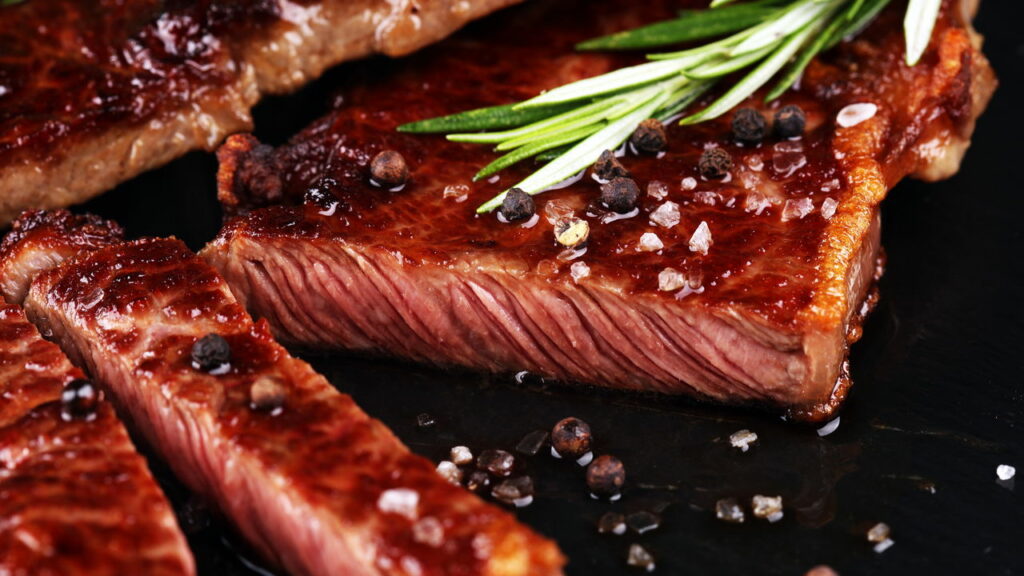 Como acertar o ponto da carne sem precisar cortar no meio