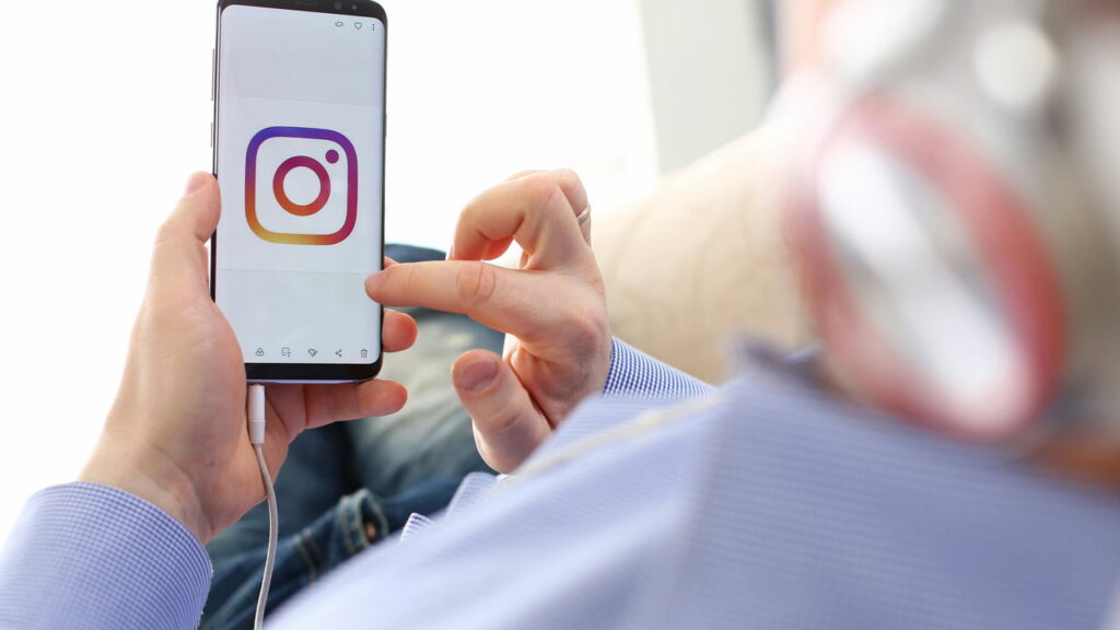 Por que algumas pessoas evitam publicar fotos pessoais nas redes sociais?