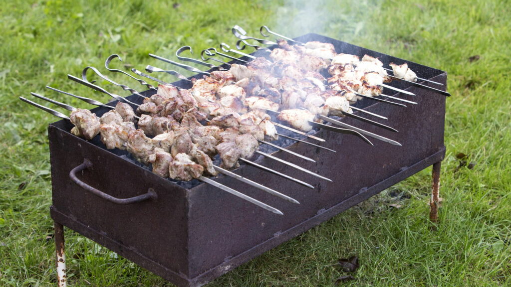 Como organizar um rodízio de churrasco em casa